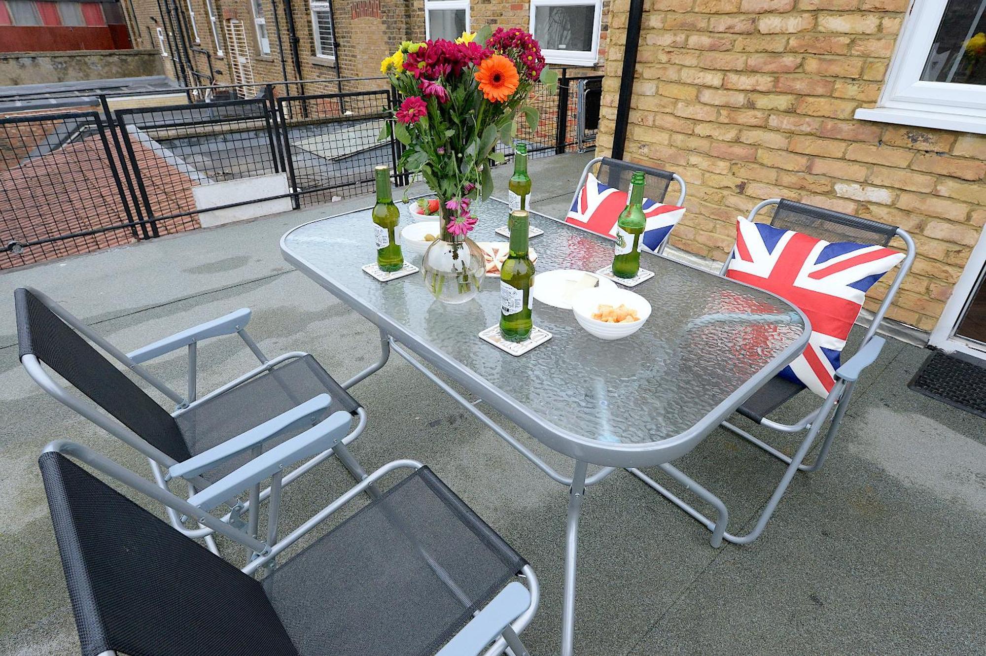 2 Bedroom Flat In Wood Green Piccadilly Line London Exterior photo