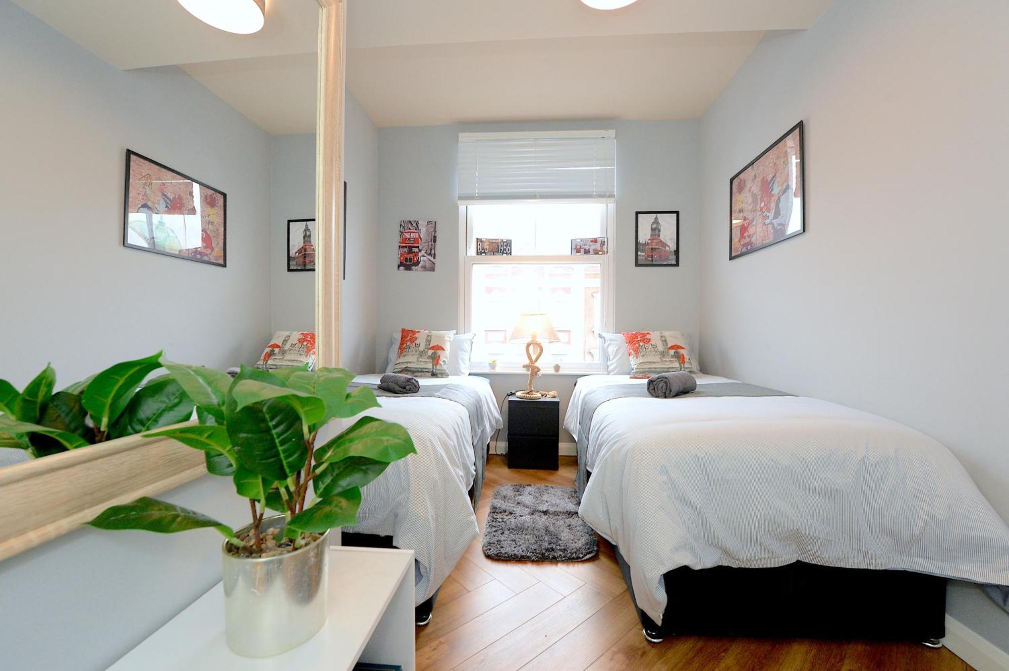 2 Bedroom Flat In Wood Green Piccadilly Line London Exterior photo
