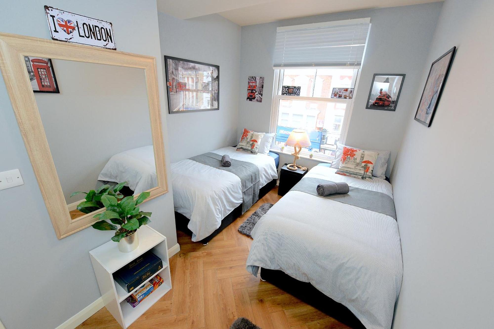 2 Bedroom Flat In Wood Green Piccadilly Line London Exterior photo