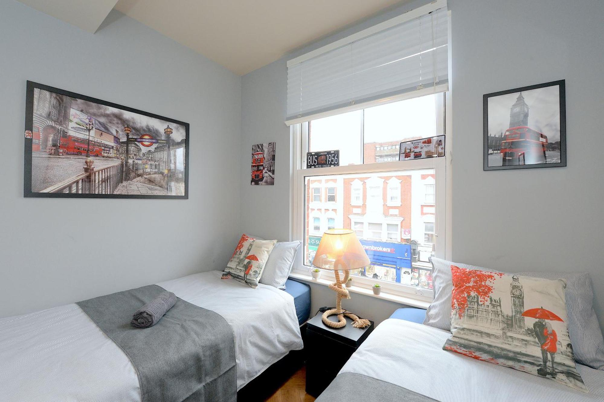 2 Bedroom Flat In Wood Green Piccadilly Line London Exterior photo