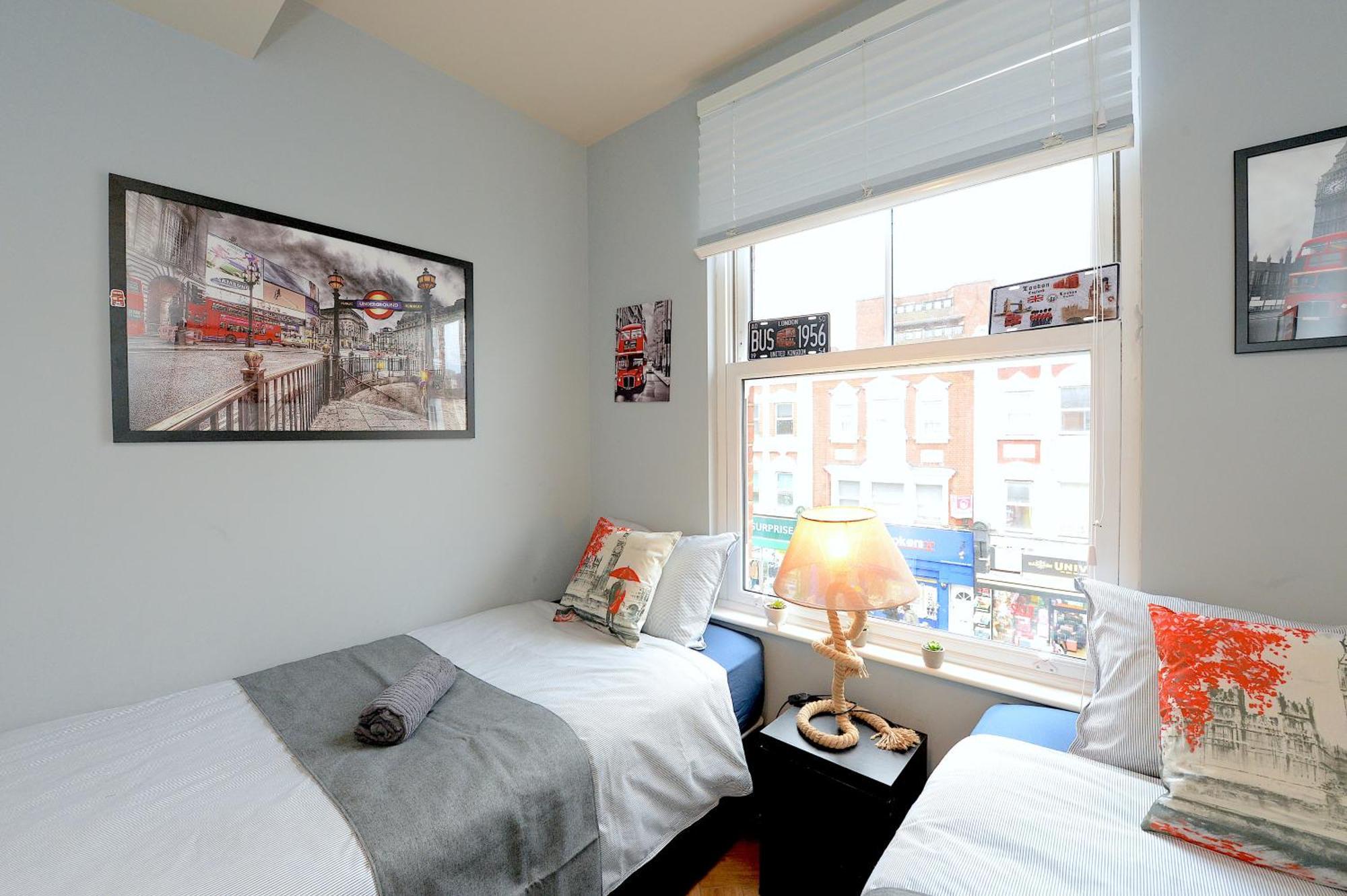 2 Bedroom Flat In Wood Green Piccadilly Line London Exterior photo
