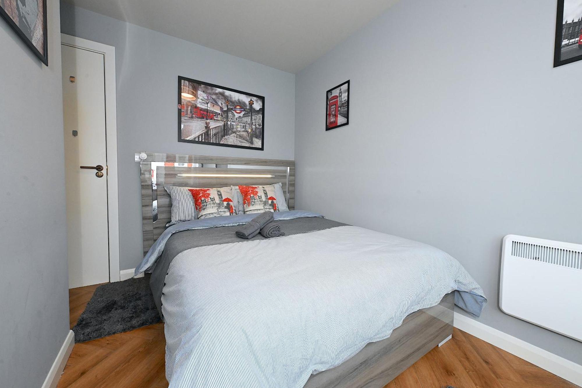 2 Bedroom Flat In Wood Green Piccadilly Line London Exterior photo