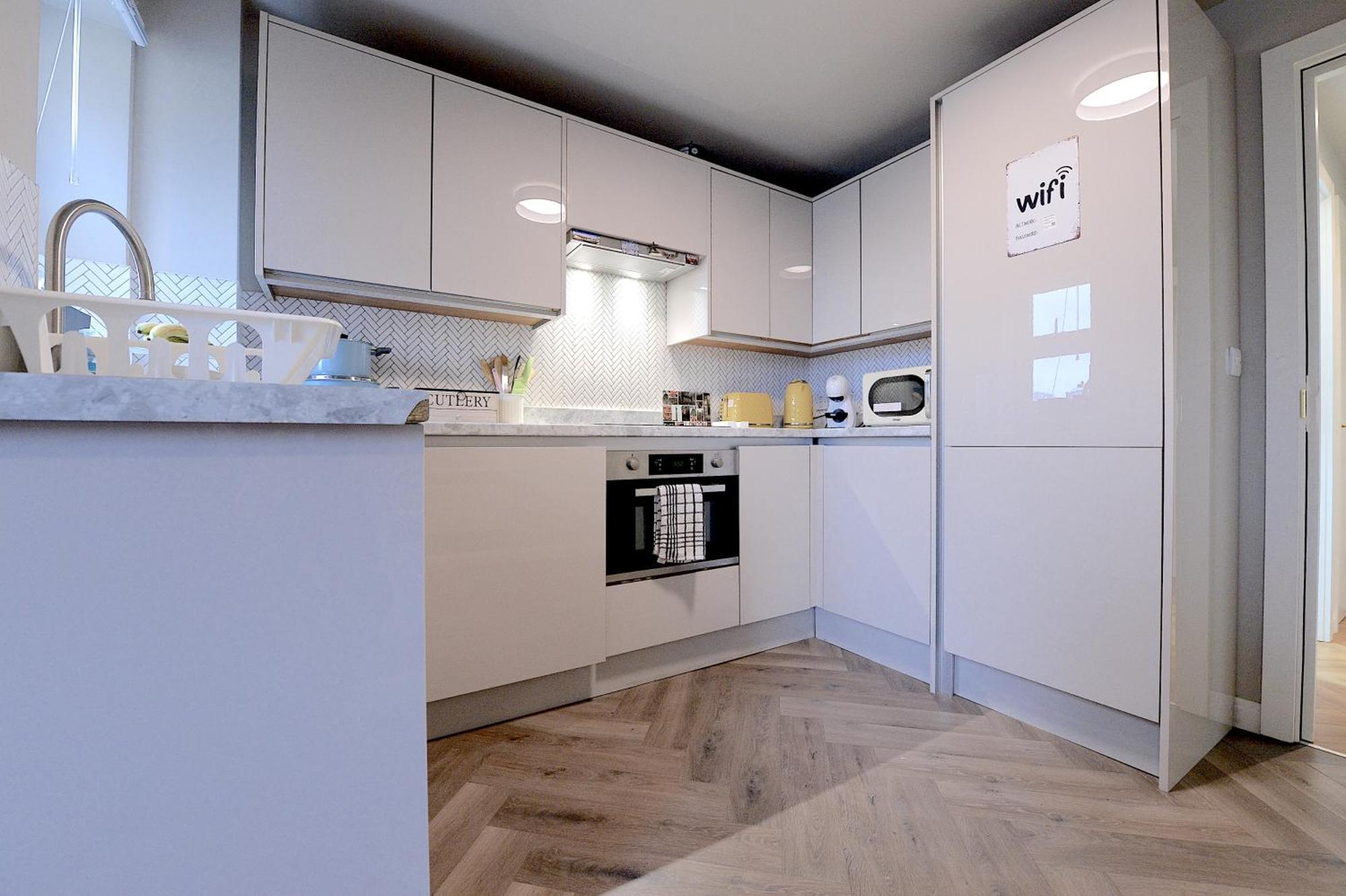 2 Bedroom Flat In Wood Green Piccadilly Line London Exterior photo