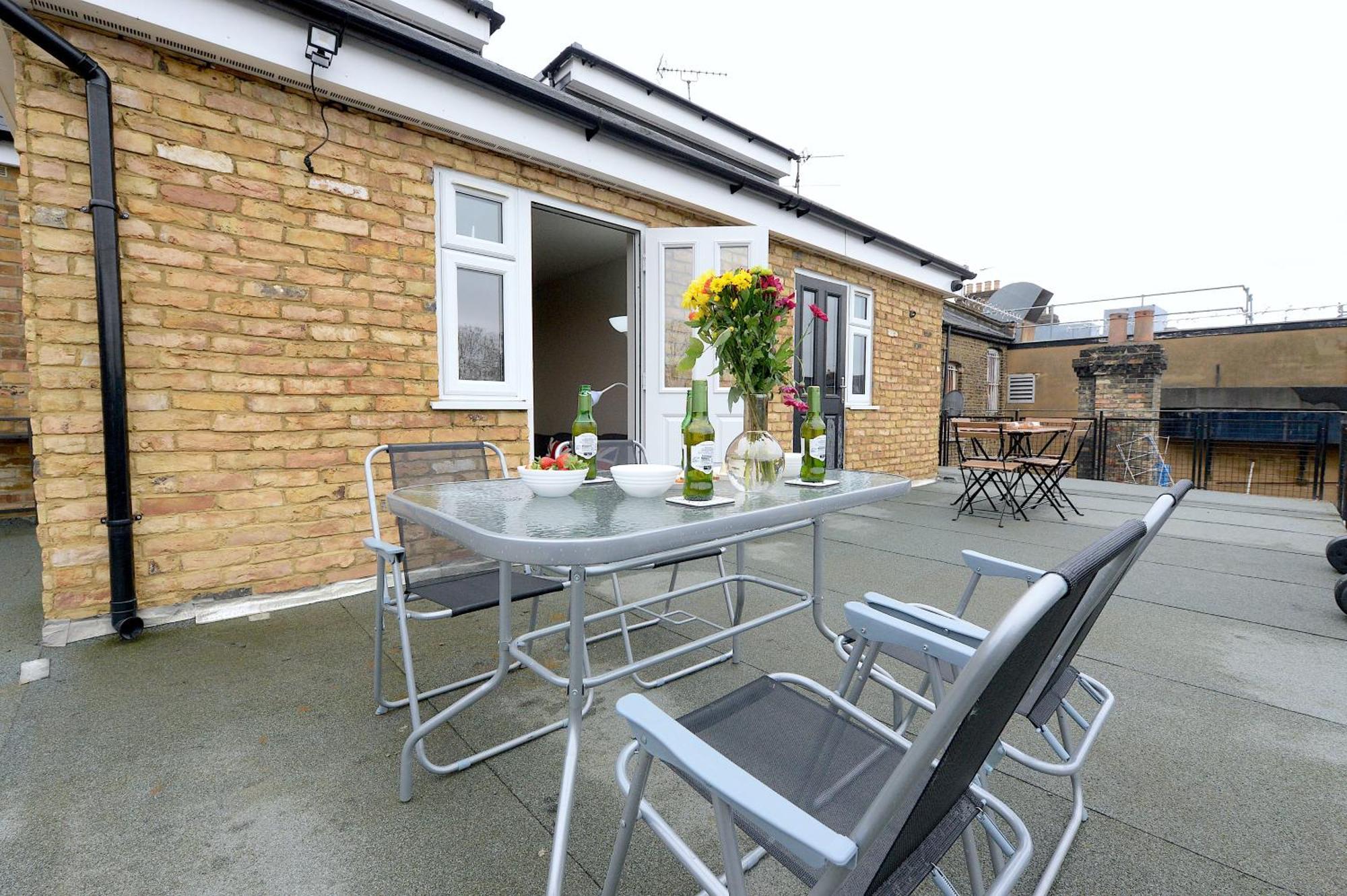 2 Bedroom Flat In Wood Green Piccadilly Line London Exterior photo